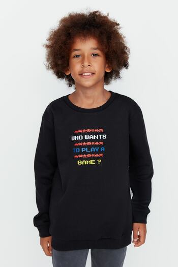 TRENDYOLKIDS Black Printed Crew Neck Boy's Knitted Sweatshirt TKDAW23SW00057