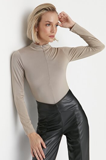Trendyol Collection Mink Zippered Stand Collar Long Sleeve Flexible Snap Knitted Body TWOAW21BD0070