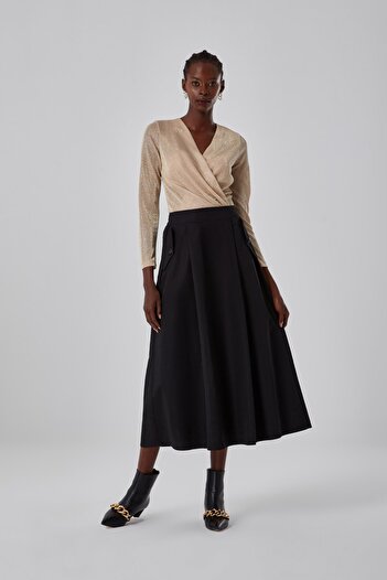 Mizalle Black Skirt with Button Pockets