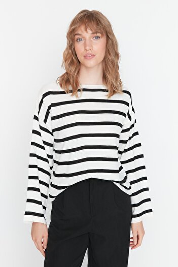 Trendyol Collection Черен плетен пуловер на райе TWOAW23KZ01847