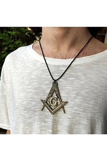 Market66 Mason Masonic Harf G Gönye V Pergel Büyük Boy 7cm Siyah Akrilik Kolye Ucu Deri Kayış