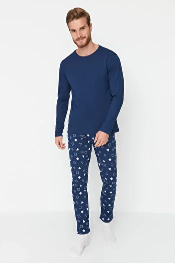 Trendyol Collection Темно-синій комплект піжам з принтом Regular Fit 100 бавовна TMNAW23PT00029