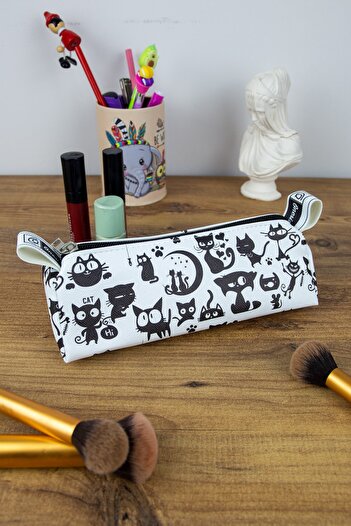 OneSize Pencil Case Naughty Cat Cute Triangle Design Vegan Leather (pen holder)