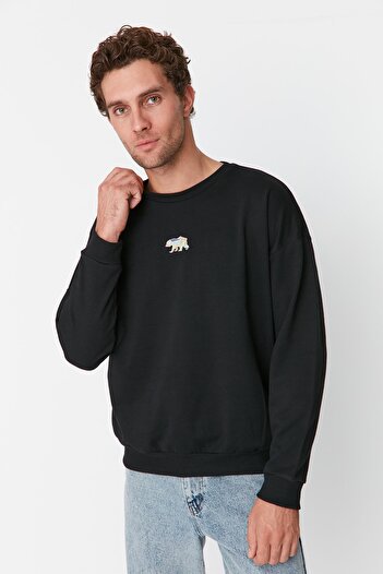 Trendyol Collection Тваринна вишивка чорний флісовий світшот великий розмір теплий збереження TMNAW23SW00191