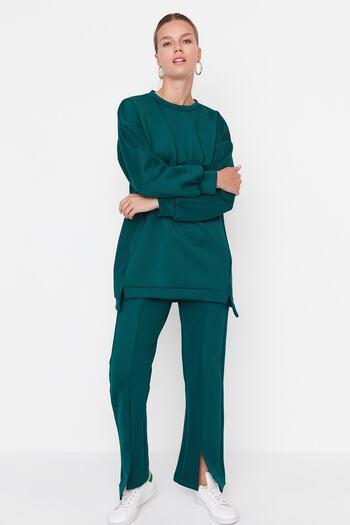Trendyol Modest Oversize Πράσινο Σετ χιτώνα και παντελόνι - Λεπτομέρεια με σχισμή TCTAW23US00201