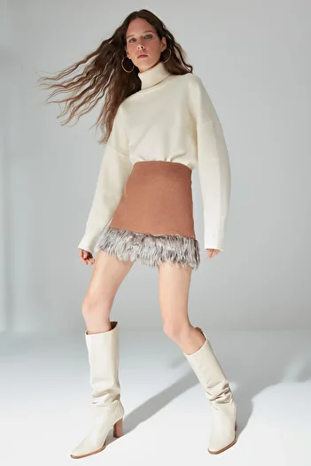 Trendyol Collection Szuper mini szőtt szoknya - teve, plüss, részletes, limitált kiadás TWOAW23ET00300