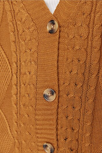 Trendyol Curve Ζακέτα με μαύρισμα κουμπιά V-Neck - Λεπτομέρεια πλεκτού μαλλιών TBBAW23AV00085