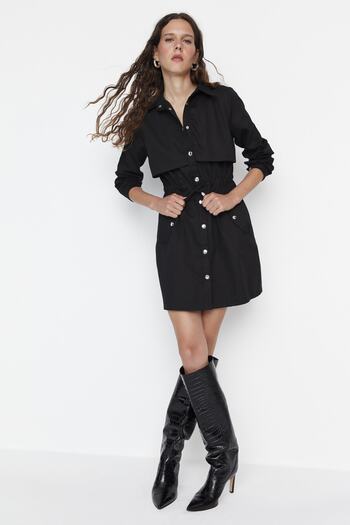 Trendyol Collection Μαύρο φόρεμα με κουμπιά με υφαντό πουκάμισο TWOAW22EL1350