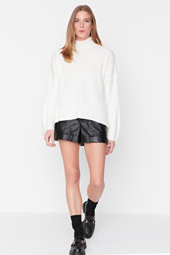 Trendyol Collection Ecru Soft Textured Basic Knitwear Sweater TWOAW22KZ0474