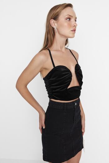 Trendyol Collection Černý bustier bez ramínek TPRAW23BS00028