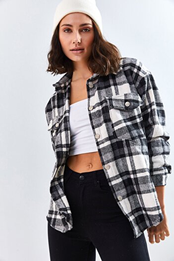 Bianco Lucci Women's Plaid Shirt with Pockets 4634