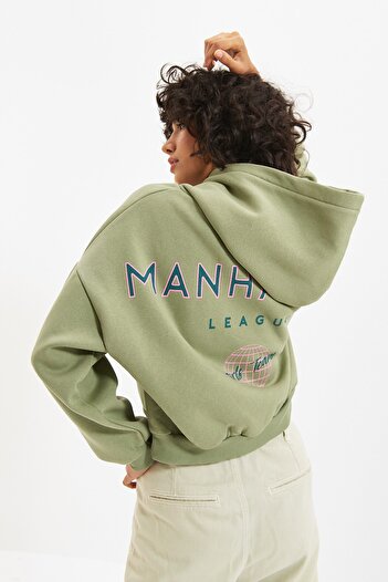 Trendyol Collection Mátová Zadní potisk Detailní mikina s kapucí a uvnitř tlustá fleece TWOAW22SW0711