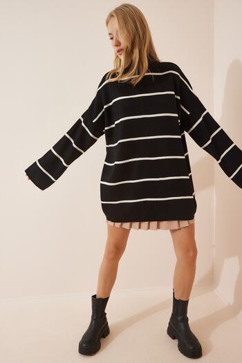 Happiness İstanbul Schwarzes, gestreiftes, langes Oversize-Sweatshirt aus Strick für Damen YY00087
