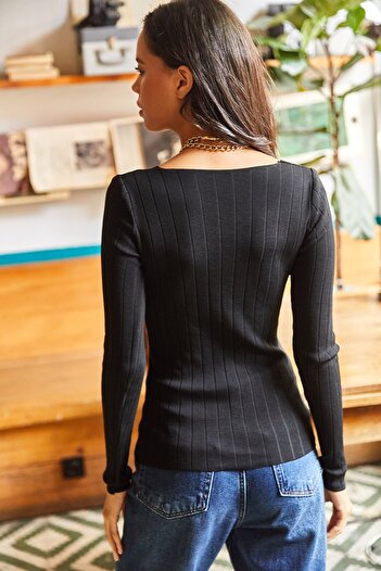 Olalook Schwarzer dicker Rippstrickpullover mit quadratischem Kragen für Damen BLZ-19002040