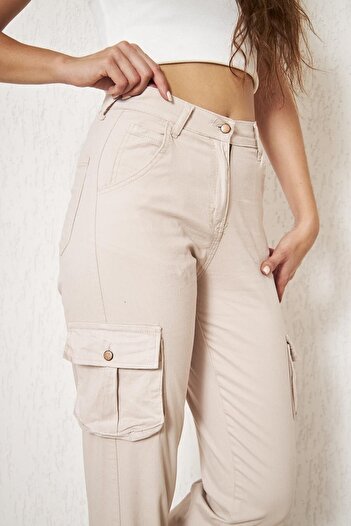 Tarz Cool Kadın Bej Jogger Paça Lastikli Kargo Cepli Gabardin Kadın Pantolon Kadın Kargo