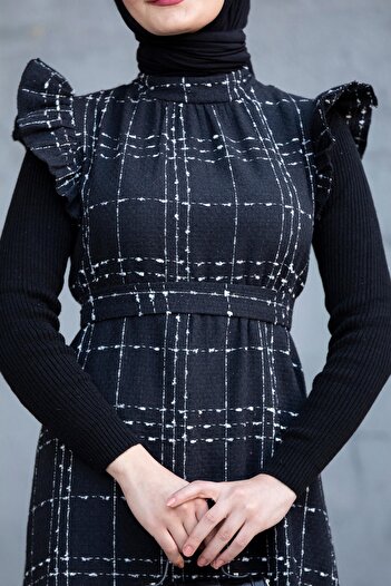 Nuna Tweed Ruffle Gilet