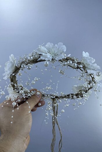 Hobigram White Floral Pearl Outdoor Shooting Hair Accessory Bridal Crown – Other Hair Accessories, Stylish Design – Other