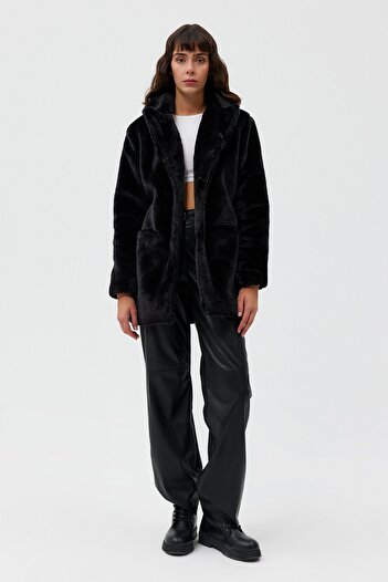 Açelya Okcu Premium Plush Coat