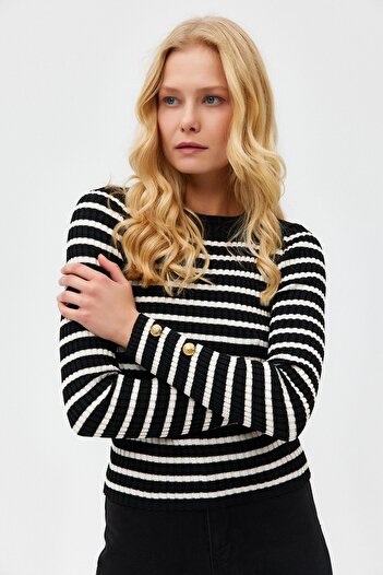 Açelya Okcu Button Detailed Striped Knitwear Sweater