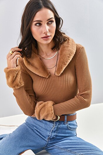 Bianco Lucci Brown Women's Knit Sweater with Fur Collar and Zipper Mw5727