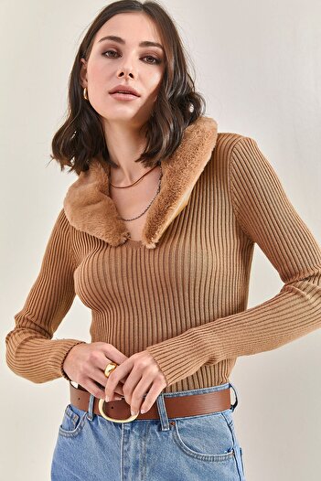 Bianco Lucci Women's Fur Collar Knitwear Sweater