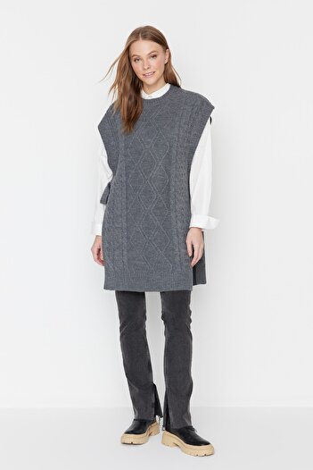 Trendyol Modest Anthrazitfarbener geflochtener Strickpullover mit Schnürung an der Taille TCTAW22UV0018