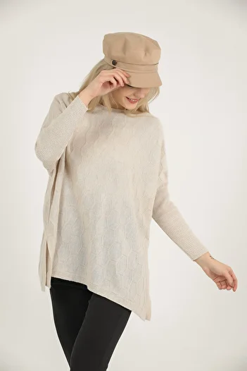 VEGENZE Women's Beige Honeycomb Pattern Thin Poncho Knitwear Sweater