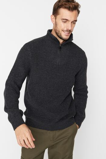 Trendyol Collection Anthrazitfarbener Rollkragenpullover aus Wolle mit normaler Passform und Reißverschluss TMNAW22KZ0347