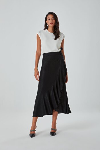Mizalle Black Skirt with Side Ruffles