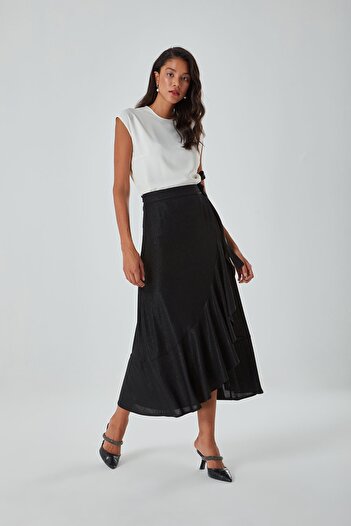 Mizalle Black Skirt with Side Ruffles