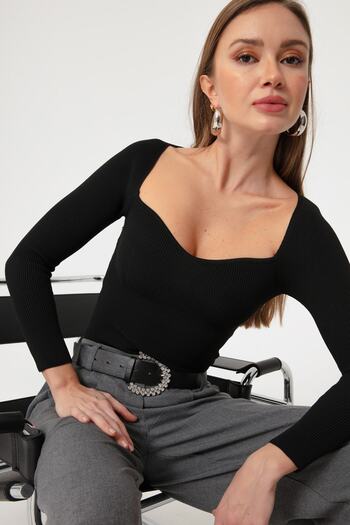 Lafaba Women's Black Sweetheart Neckline Ribbed Knitwear Sweater