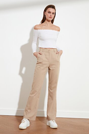 Trendyol Collection Beige gewebte Hose mit weitem Bein TWOSS21PL0109