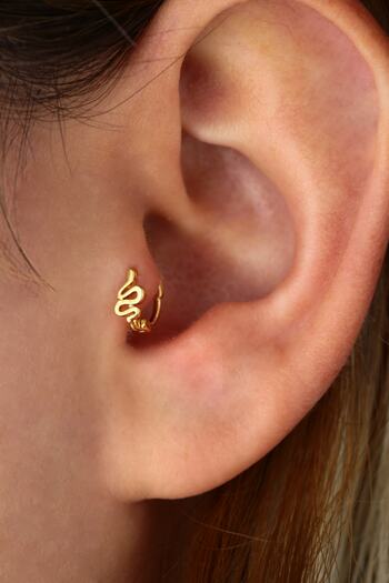 Vilma Aksesuar Tragus Cerrahi Çelik Yılan Piercing Gold Renk (6mm)