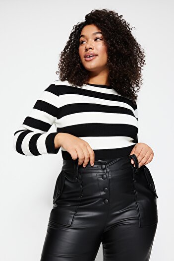 Trendyol Curve Black Striped Crew Neck Knitwear Sweater TBBAW23AN00203