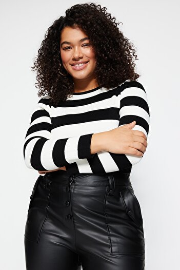 Trendyol Curve Black Striped Crew Neck Knitwear Sweater TBBAW23AN00203