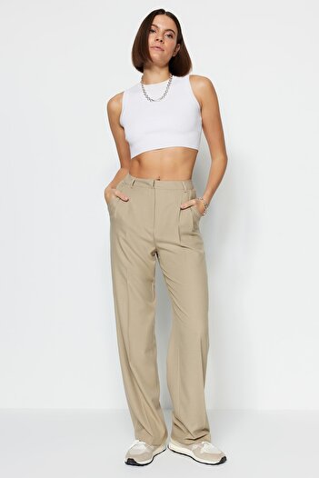 Trendyol Collection Spodnie z tkaniny plisowanej z limitowanej kolekcji Mink Straight/Straight Cut TWOAW23PL00401