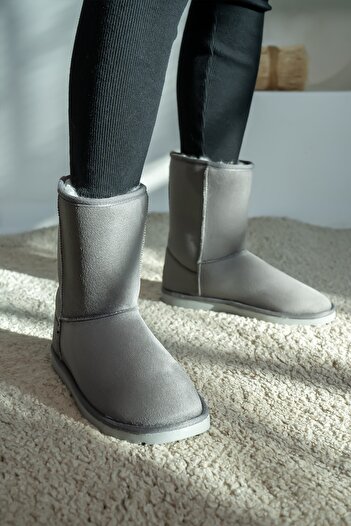 Shupe Women's Gray Suede Boots Medium Size Winter Fur Inside Bootie