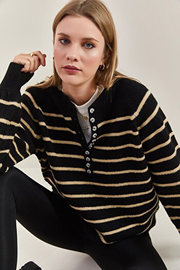 Bianco Lucci Women's Buttoned Collar Turtleneck Striped Knitwear Sweater