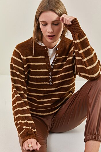 Bianco Lucci Women's Buttoned Collar Turtleneck Striped Knitwear Sweater