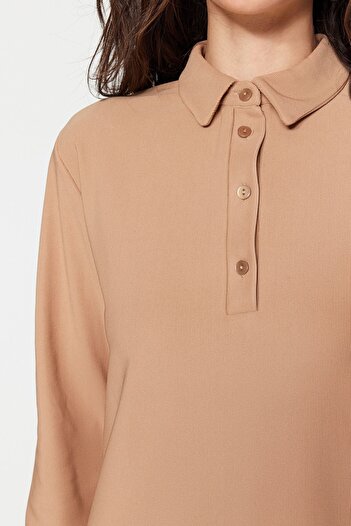 Trendyol Modest Světle hnědá pletená tunika s pololímečkem TCTSS23UK00011