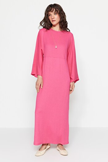 Trendyol Modest Rosafarbenes, gewickeltes/strukturiertes Strickkleid mit spanischen Ärmeln TCTSS23EB00210