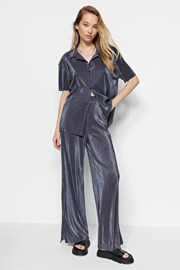 Trendyol Collection Anthracite Pleated Short Sleeve Oversize/Wide Fit Knitted Shirt TWOSS23GO00133