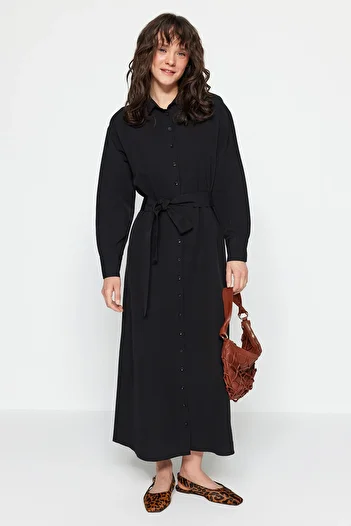Trendyol Modest Φόρεμα από βαμβακερό υφαντό πουκάμισο με μαύρα μανίκια με μανσέτες TCTSS23EB00072