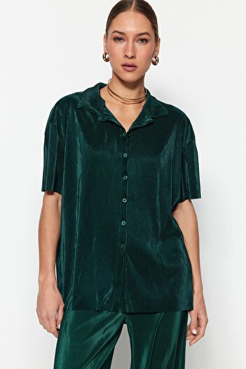 Trendyol Collection Zielona plisowana koszula oversize/szerokiego rękawa z dzianiny TWOSS23GO00133