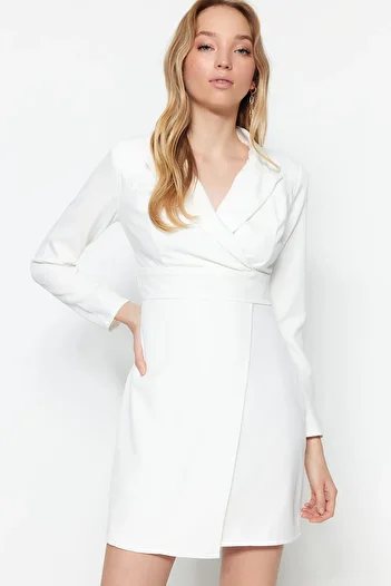 Trendyol Collection Μίνι υφαντό φόρεμα εκρού με διπλό στήθος TWOSS23EL00113