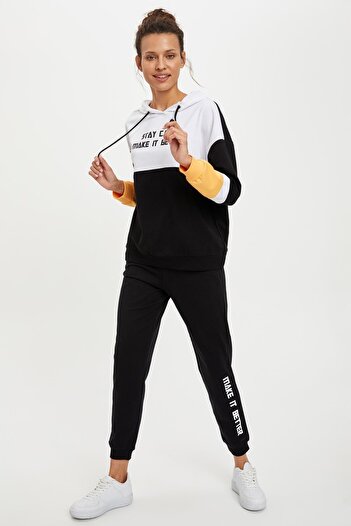 DeFacto Kadın Black Red Relax Fit Baskılı Jogger Eşofman Altı S1295AZ20AU