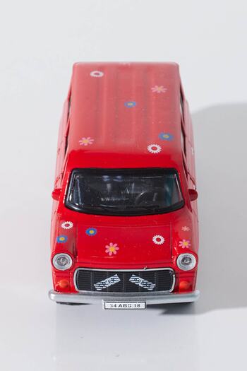 CAN OYUNCAK Metal Flower Abbas Czech Drop Gates Opens Metal Car Red Color 13 cm