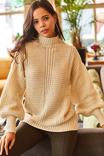 Olalook Women's Ecru Turtleneck Hair Braid Detailed Oversize Knitwear Sweater KZK-19000560
