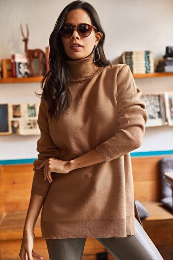 Olalook Women's Camel Turtleneck Side Slit Soft Textured Knitwear Sweater KZK-19000566