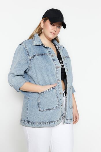 Trendyol Curve Light Blue Boyfriend Denim Jacket with Pockets TBBSS23AG00000
